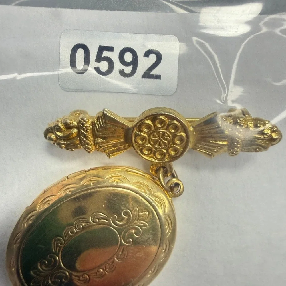 Vintage Mandle Victorian Revival Gold Tone Locket Pin Brooch